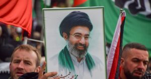 В Ірані фото нового верховного лідера з’явилося серед «мучеників»: чутки про стан Хаменеї посилилися