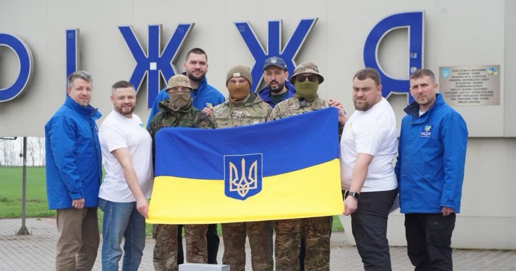 Валерій Дубіль і фонд «Надія» передали допомогу на фронт: як військові відзначили Великдень на позиціях
                    
                Актуально