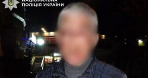 У Києві чоловік влаштував стрілянину посеред дороги: перші деталі (фото)
