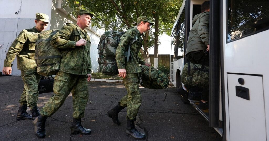 Мобілізація в Росії — експерт пояснив, чому її відкладають до осені і що може статися — Політика