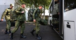 Мобілізація в Росії: Чому Путін тягне до осені і що це означає для його режиму