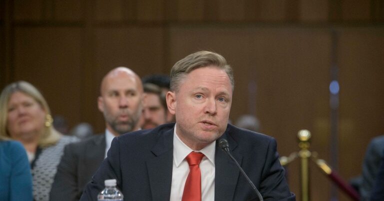 Новий Керівник Розвідки США: Колишній Офіцер ЦРУ Аарон Лукас На Чорнобильській Вишці Довіри
