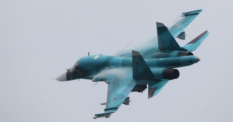 ТОЧНИЙ УДАР ЗА 1700 КМ: ЗНИЩЕНО НАЙСУЧАСНІШІ ВИНИЩУВАЧІ РФ СУ-57 І СУ-34! ЕКСКЛЮЗИВНЕ ВІДЕО
