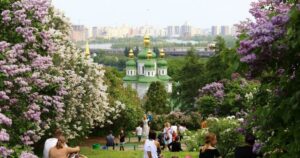 Україну накриють дощі та грози: синоптикиня повідомила, коли зіпсується погода