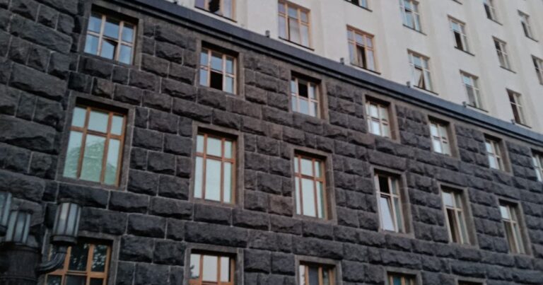 Нічна Атака на Київ 24 Травня: Пошкоджено Урядову Будівлю, Деталі від Прем’єр-міністерки