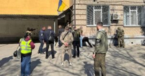 Офіцер ТЦК у Дніпрі: 1500 доларів за “чистий” військовий облік – як корупція підриває довіру