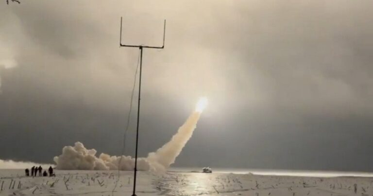 Українські “Фламінго” б’ють по Росії: 19-та бригада “Свята Варвара” завдає нищівних ударів по ворожій логістиці та ВПК!