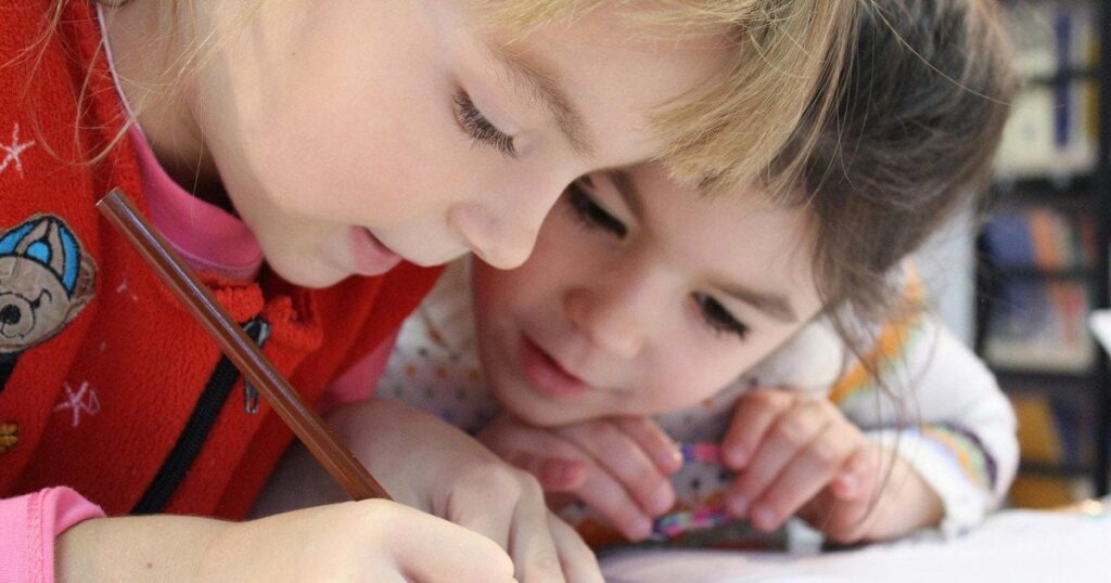 Підручник 3 класу – у посібнику МОН знайшли згадку про Сімнадцять миттєвостей весни — Укрaїнa Підручник 3 класу – у посібнику МОН знайшли згадку про Сімнадцять миттєвостей весни — Укрaїнa