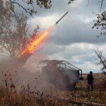 Російські “м’ясні штурми”: Росія відмовляється від техніки через втрати та перевагу дронів