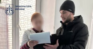 Суд над лікаркою у Києві – помилка з діагнозом обернулась смертю 8-річної дитини — Укрaїнa