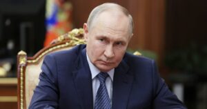 Кремлівський Хаос: Путін в Ізоляції, Пропагандисти “Бунтують” Перед 9 Травня