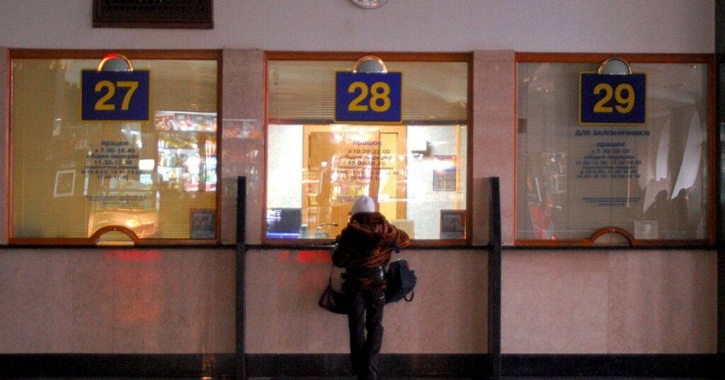 Повернення квитків на потяги — з 2 травня змінюють відсоток компенсації — Укрaїнa