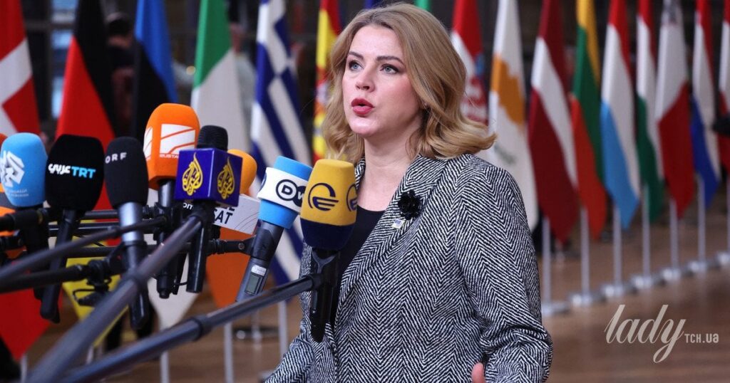 Українські дрони "звалили" уряд Латвії: прем'єрка Сіліня йде у відставку після скандалу Українські дрони "звалили" уряд Латвії: прем'єрка Сіліня йде у відставку після скандалу