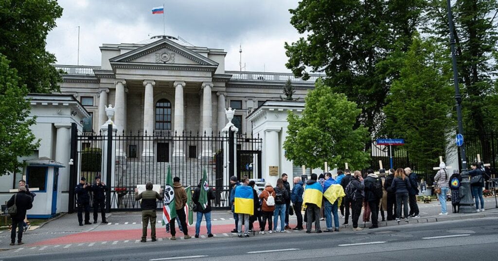 Кремль догрався: розлючена Польща викликала на килим посла Росії, і все через Україну Кремль догрався: розлючена Польща викликала на килим посла Росії, і все через Україну