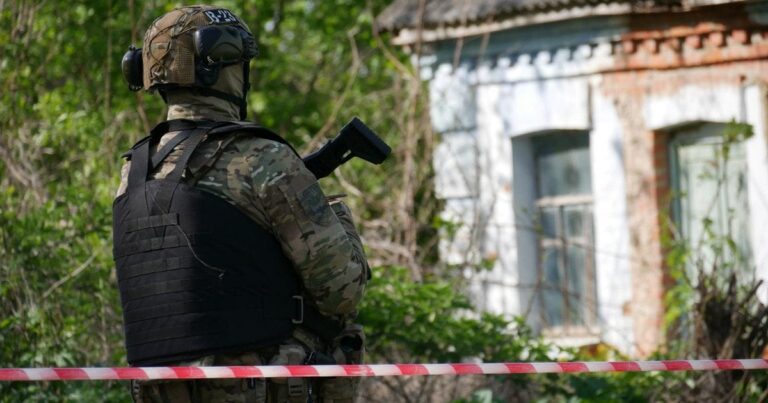 Трагедія на Хмельниччині: Спецпризначенці знешкодили озброєного нападника, який вчинив розстріл патрульних