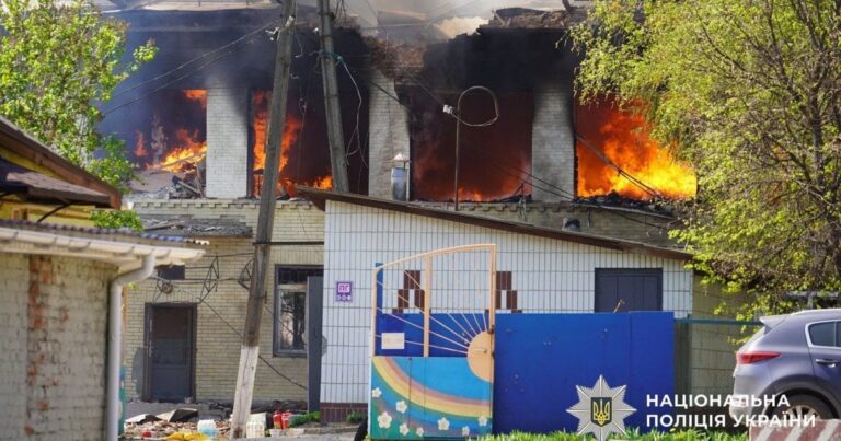 Жорстокий удар РФ по дитячому садочку на Сумщині: загинула охоронниця, двоє поранених, серед жертв – невинні діти!