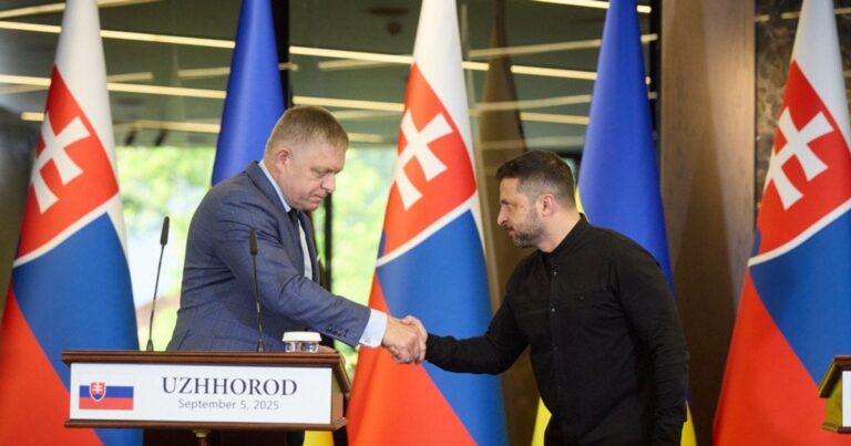 Несподіваний поворот: Фіцо запевняє Зеленського у підтримці України та обіцяє міцні відносини! Можлива зустріч лідерів вже незабаром!