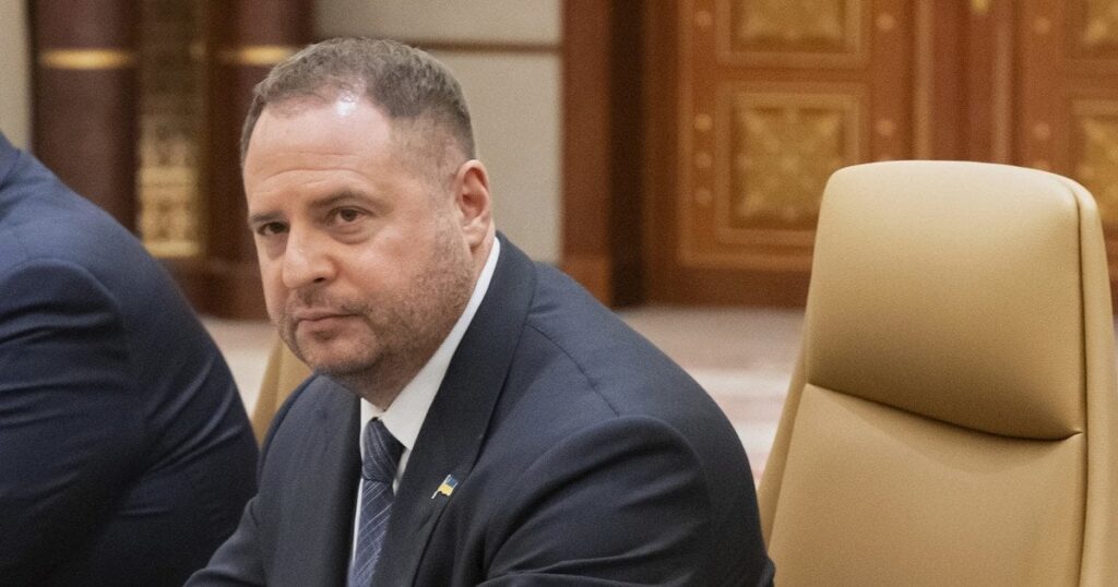 Єрмак міг узгоджувати призначення міністрів із "гадалкою" — що розкрили у суді