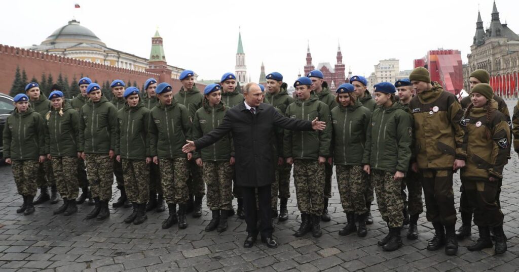 У Путіна серйозні проблеми: війна затягується, а росіяни прозрівають і вже не рвуться на фронт — деталі