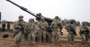 Десятки тисяч солдатів США напоготові: Трамп на межі нового етапу війни з Іраном — NYT