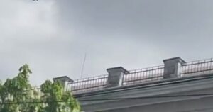 Удар по Луцьку — Шахед поцілив у житловий будинок, що відомо зараз — Укрaїнa