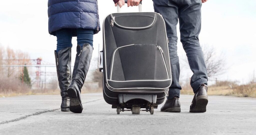 Українці за кордоном можуть втратити право на житло в Україні: у яких випадках це можливо Українці за кордоном можуть втратити право на житло в Україні: у яких випадках це можливо
