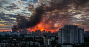 Росія знову тероризує Україну: Чому Путін атакує Київ і що це означає для нас?