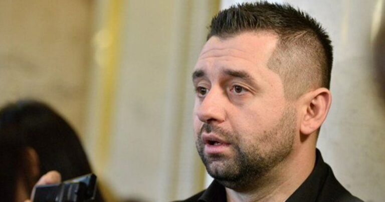 Зустріч Зеленського зі “Слугою народу”: Стратегічний План на Наступні Шість Місяців – Час Максимальної Концентрації та Стабілізації!
