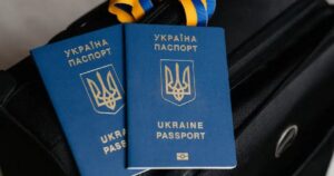 Дитячий закордонний паспорт: чому термін дії коротший і коли він стає недійсним — ваша повна інструкція