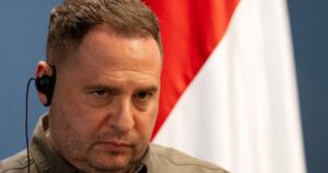 Запобіжний захід для Андрія Єрмака: адвокати отримали клопотання — Укрaїнa