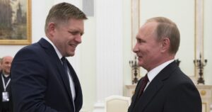 Візит Фіцо до Москви: Україна спростовує чутки про “послання” Зеленського Путіну