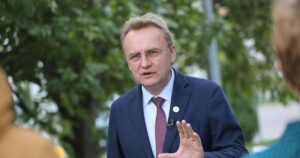 Напад на мера Львова: хто облив Садового невідомою рідиною та що кажуть у поліції