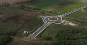 Перехрестя в Нікуди: Як 1.25 мільйона євро ЄС привели до абсурду в угорському полі