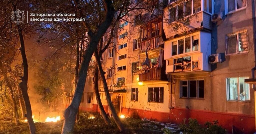 Росія атакувала БпЛА багатоповерхівку великого обласного центру: є поранені Росія атакувала БпЛА багатоповерхівку великого обласного центру: є поранені