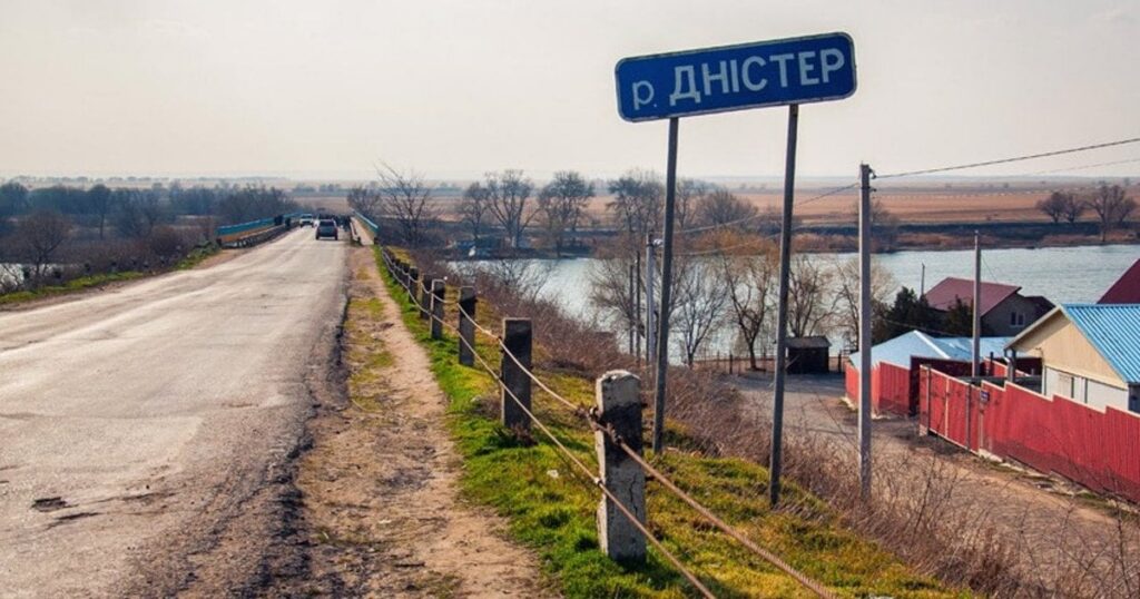 РФ вдарила ракетами по одній з областей: багато поранених, серед них троє дітей РФ вдарила ракетами по одній з областей: багато поранених, серед них троє дітей