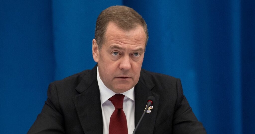 Медведєв погрожує АЕС — після заяв РФ про атаку дрона на Запорізьку станцію — Світ Медведєв погрожує АЕС — після заяв РФ про атаку дрона на Запорізьку станцію — Світ