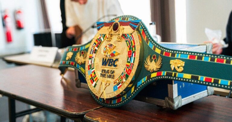 “Король Нілу”: Як Усик та Верховен боротимуться за унікальний пояс WBC біля пірамід Гізи!