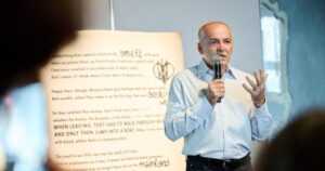 Пінчук на Венеційській бієнале засудив повернення російського павільйону — Укрaїнa