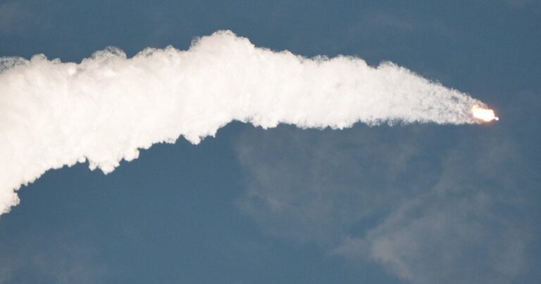 Космічна “бомба” на Місяці: Як SpaceX готує новий кратер і чому це не страшно (наразі)