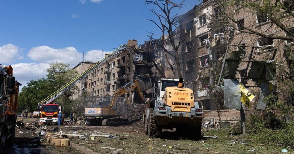 Патрульні Києва опублікували відео перших хвилин після масованої атаки - відео — Київ
