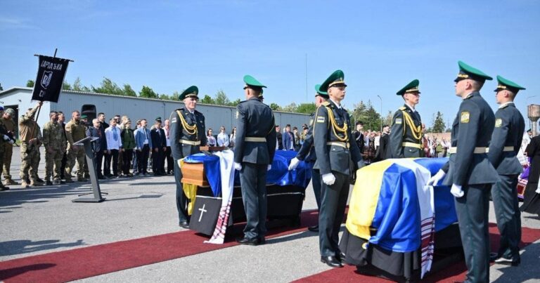 Прах Андрія Мельника та його дружини повертається на Батьківщину: початок створення Національного пантеону