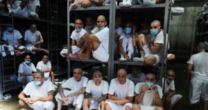 Найнебезпечніша в’язниця у світі CECOT – умови утримання та правила — Цікaвинки