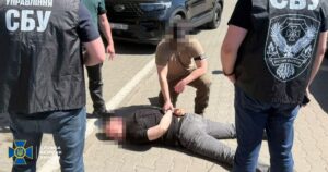 Скандал на Житомирщині: Керівника обласного ТЦК затримали на хабарі за “бронь” працівників