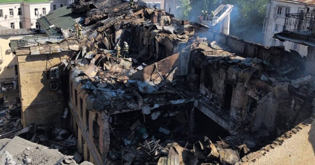 Музеї, опера та історичні пам’ятки: Київ зазнав сильних руйнувань (фото) Музеї, опера та історичні пам’ятки: Київ зазнав сильних руйнувань (фото)