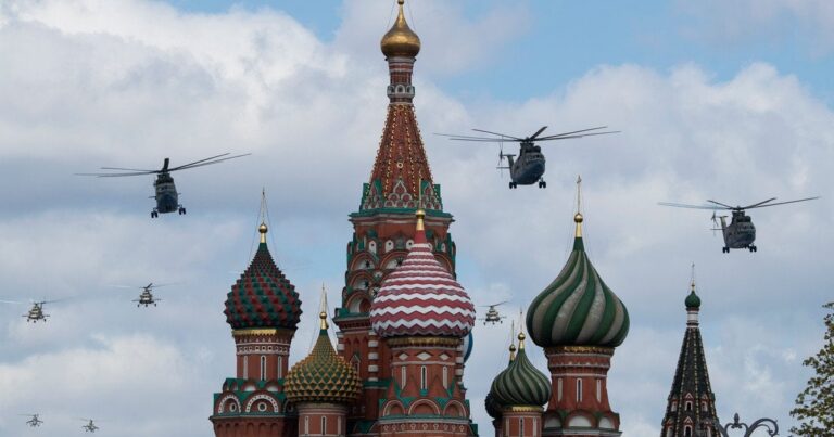 Паніка в Кремлі: Іноземних журналістів раптово вигнали з московського параду 9 Травня