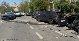 Нестримна гонитва: Maserati втікав від поліції Києвом, спричинивши аварію біля Ботанічного саду!