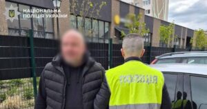 Київ у вогні: Гучний інцидент зі стріляниною посеред дня! Водія Volkswagen розшукує поліція – що відомо про підозрюваного