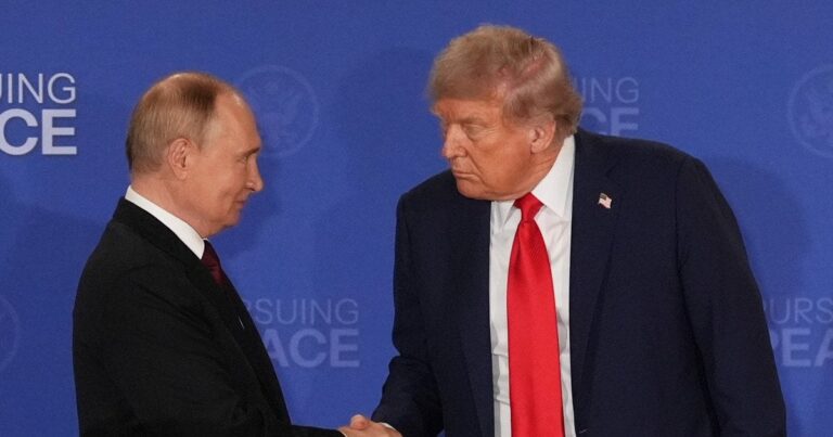 Кремль може затягувати війну до виборів у США: Чи чекає Росія на нового президента?