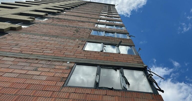Трагедія на новобудові у Львові: обірвалася люлька на 15-му поверсі, є жертви серед будівельників