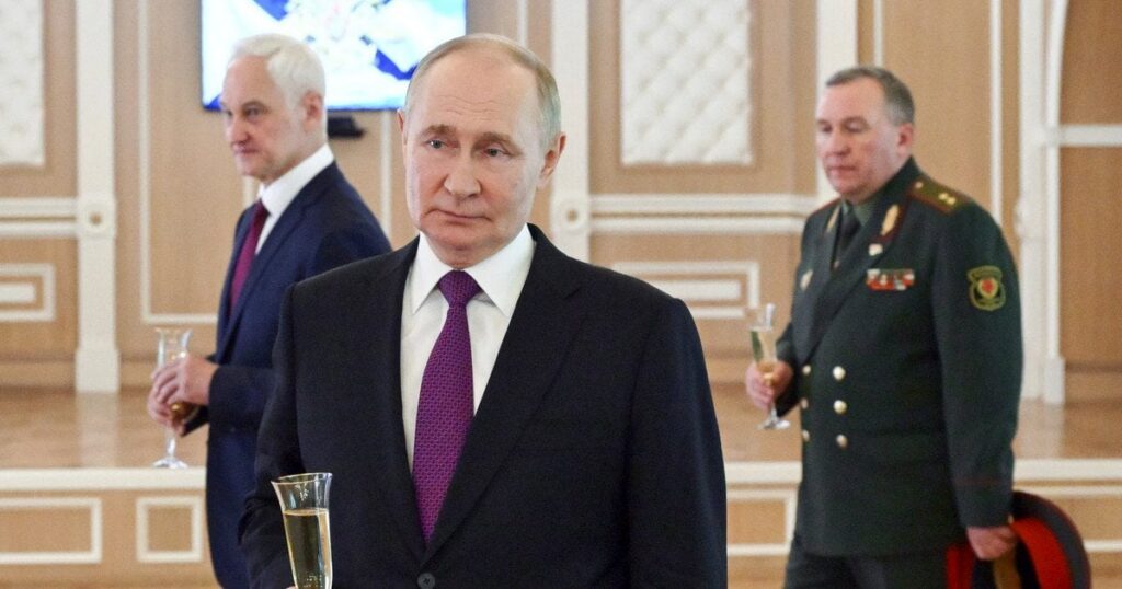 Втома від війни в Росії: еліта нервує, а Путін мріє про “перемогу” до кінця року